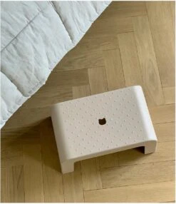 Liewood Ulla Opstapje / Kruk Antislip - Sandy -Buiten Kamperen 1037x1200 1