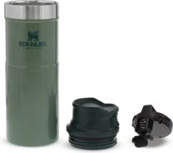 Stanley Trigger-Action Travel Mug 0.47L - Thermosfles - Hammertone Green 26 Stanley Trigger-Action Travel Mug 0.47L - Thermosfles - Hammertone Green -Buiten Kamperen 1200x1060 2