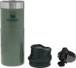 Stanley Trigger-Action Travel Mug 0.47L - Thermosfles - Hammertone Green 23 Stanley Trigger-Action Travel Mug 0.47L - Thermosfles - Hammertone Green -Buiten Kamperen 1200x1069 1