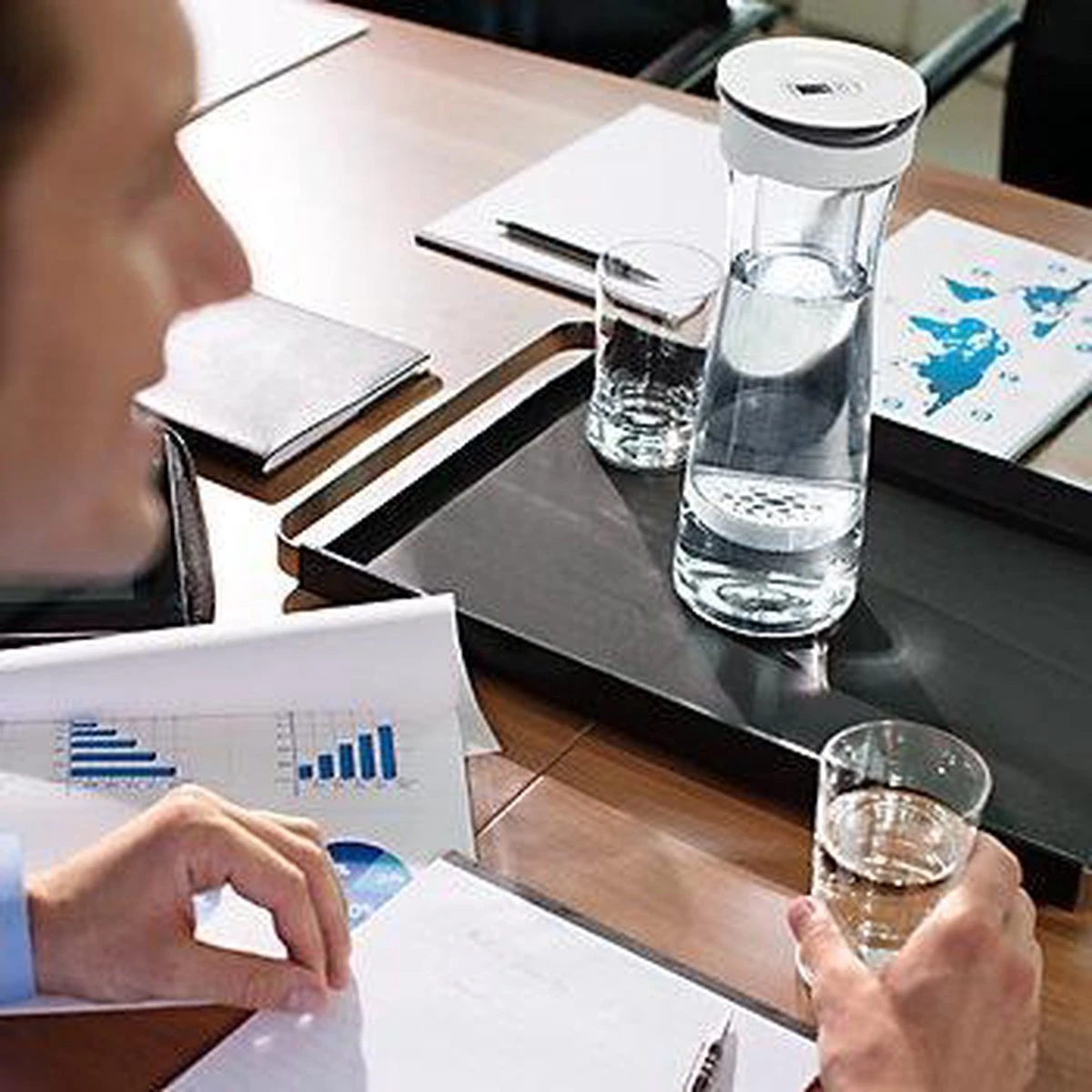 BRITA - Fill&Serve Waterfilterkaraf - 1,3L - Wit Grafiet - Inclusief 1 MicroDisc Waterfilter 9 BRITA - Fill&Serve Waterfilterkaraf - 1,3L - Wit Grafiet - Inclusief 1 MicroDisc Waterfilter - Afbeelding 7