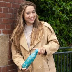 IZY Bottles X Van Gogh Museum - Amandelbloesem | 500 ML | Thermosfles | Drinkfles | Waterfles | Schoolfles | Isoleerfles | Beker | Drinkbeker | Koud | Warm | Fles | Back To School | 500ml 11 IZY Bottles X Van Gogh Museum - Amandelbloesem | 500 ML | Thermosfles | Drinkfles | Waterfles | Schoolfles | Isoleerfles | Beker | Drinkbeker | Koud | Warm | Fles | Back To School | 500ml -Buiten Kamperen 1200x1200 1318