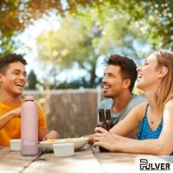 Pulver - RVS Thermosfles / Drinkfles – BPA Vrij – 750 Ml - Waterfles Met Draaidop – Drinkfles – Dubbele Isolatie - Rubberen Coating- Licht Roze -Buiten Kamperen 1200x1200 1329