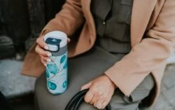 Kambukka Etna Thermosbeker 500 Ml - Makkelijk Reinigen - Lekvrije Koffiebeker - Eucalyptus Leaves 20 Kambukka Etna Thermosbeker 500 Ml - Makkelijk Reinigen - Lekvrije Koffiebeker - Eucalyptus Leaves -Buiten Kamperen 1200x752 2