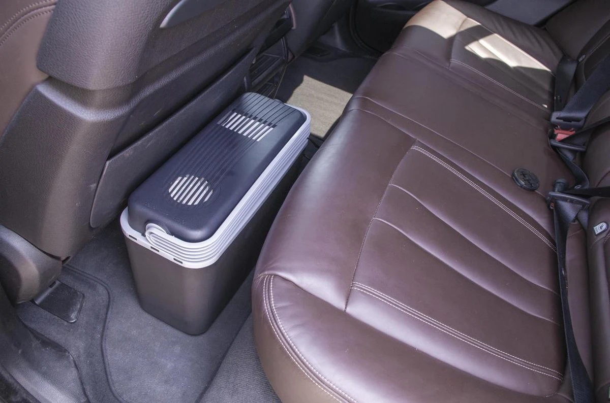 Bo-Camp Elektrische Autokoelbox Arctic - 12 Volt - 12 Liter - Zwart/Grijs 6 Bo-Camp Elektrische Autokoelbox Arctic - 12 Volt - 12 Liter - Zwart/Grijs - Afbeelding 4