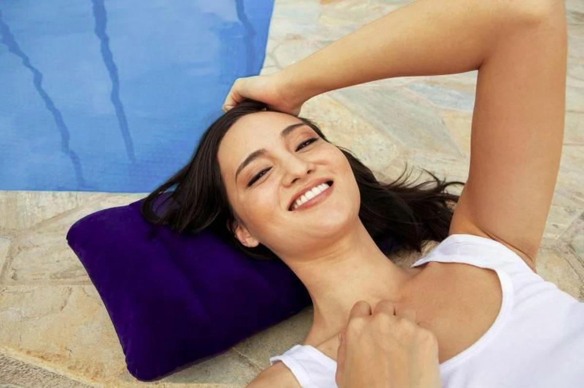 2 INTEX Opblaasbare Hoofdkussens - 43 X 28 X 9 Cm - Kampeerkussen - Reiskussen - Kussen - Festival - Festivalkussen - Opblaasbaar Kussen - Kopkussen - Reizen - Kamperen - Kamping - TWEE STUKS 4 2 INTEX Opblaasbare Hoofdkussens - 43 X 28 X 9 Cm - Kampeerkussen - Reiskussen - Kussen - Festival - Festivalkussen - Opblaasbaar Kussen - Kopkussen - Reizen - Kamperen - Kamping - TWEE STUKS - Afbeelding 2