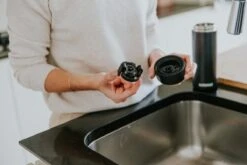 Kambukka Olympus Thermosbeker 500 Ml - Makkelijk Reinigen - Lekvrije Koffiebeker - RVS - Darkness -Buiten Kamperen 1200x800 109