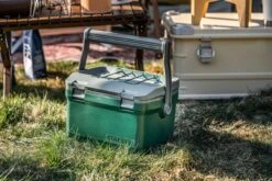Stanley The Easy Carry Outdoor Cooler 15,1L - Koelbox - Green 17 Stanley The Easy Carry Outdoor Cooler 15,1L - Koelbox - Green -Buiten Kamperen 1200x800 33