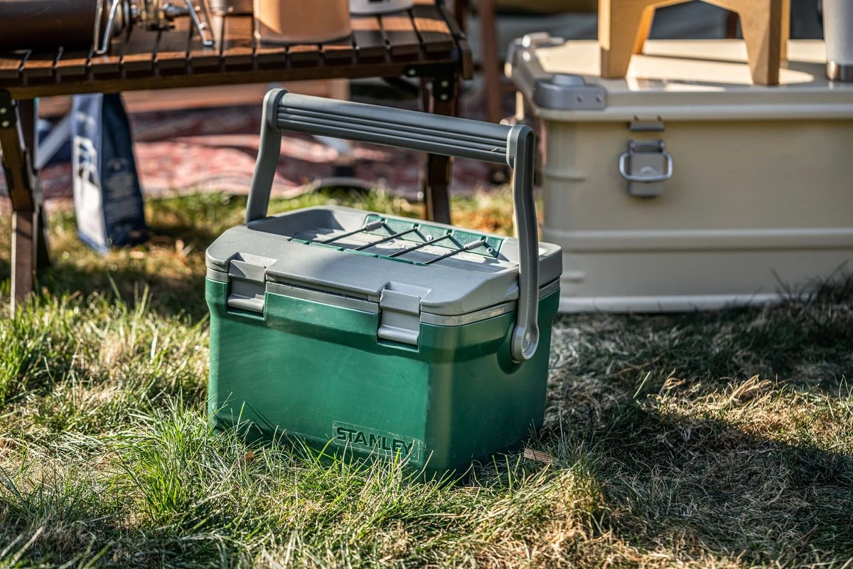Stanley The Easy Carry Outdoor Cooler 15,1L - Koelbox - Green 8 Stanley The Easy Carry Outdoor Cooler 15,1L - Koelbox - Green - Afbeelding 6