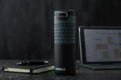 Kambukka Etna Grip Thermosbeker 500 Ml - Makkelijk Reinigen - Lekvrije Koffiebeker - Zwart 29 Kambukka Etna Grip Thermosbeker 500 Ml - Makkelijk Reinigen - Lekvrije Koffiebeker - Zwart -Buiten Kamperen 1200x800 95