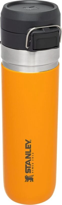 Stanley The Quick Flip Water Bottle 0,70L - Thermosfles - Saffron -Buiten Kamperen 363x1200