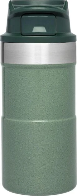 Stanley The Trigger-Action Travel Mug 0,25L - Thermosfles - Hammertone Green 19 Stanley The Trigger-Action Travel Mug 0,25L - Thermosfles - Hammertone Green -Buiten Kamperen 471x1200 9