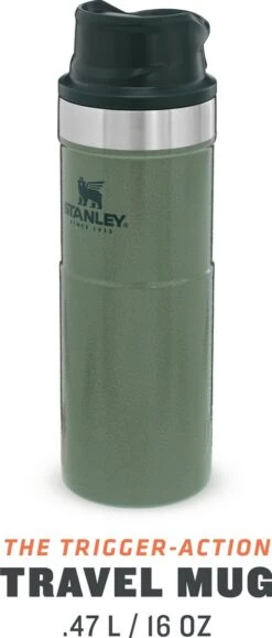 Stanley Trigger-Action Travel Mug 0.47L - Thermosfles - Hammertone Green 34 Stanley Trigger-Action Travel Mug 0.47L - Thermosfles - Hammertone Green -Buiten Kamperen 512x1200 3