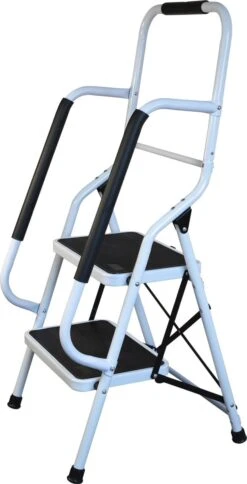 Aidapt Opstapkruk Met Leuning - 2 Treden 11 Aidapt Opstapkruk Met Leuning - 2 Treden -Buiten Kamperen 612x1200 1