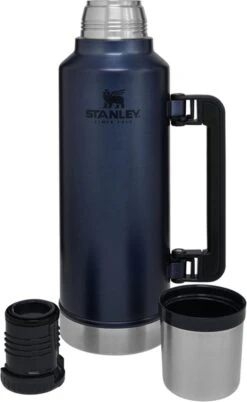 Stanley The Legendary Classic Bottle 1,90L - Thermosfles - Hammertone Green -Buiten Kamperen 737x1200 1