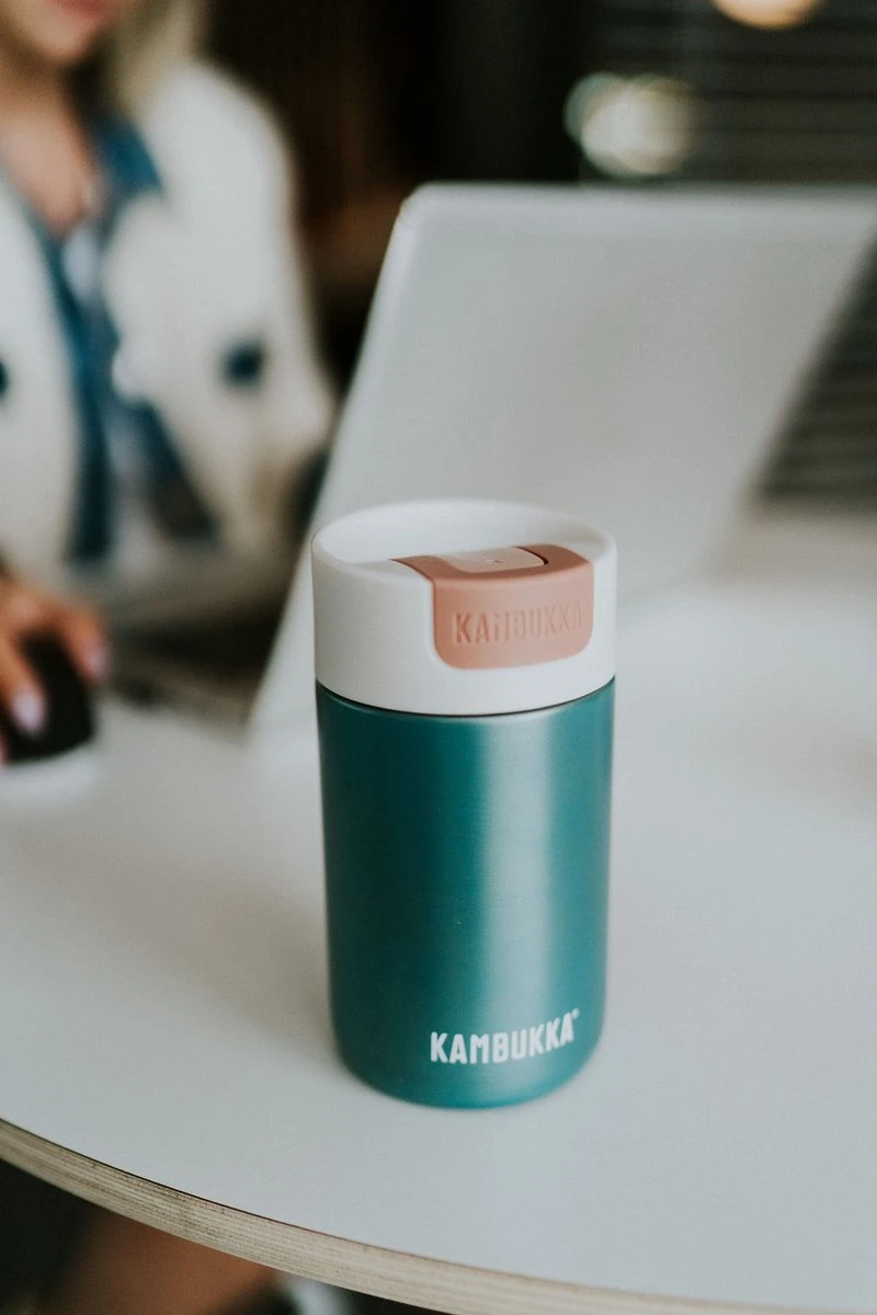 Kambukka Olympus Thermosbeker 300 Ml - Makkelijk Reinigen - Lekvrije Koffiebeker - RVS - Enchanted Forest 9 Kambukka Olympus Thermosbeker 300 Ml - Makkelijk Reinigen - Lekvrije Koffiebeker - RVS - Enchanted Forest - Afbeelding 7