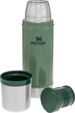 Stanley The Legendary Classic Bottle 0,47L - Thermosfles - Hammertone Green -Buiten Kamperen 802x1200 3
