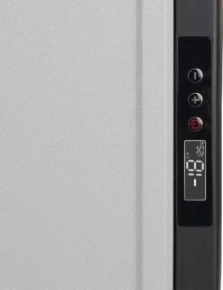 Campart Koelbox XXL CB-8695 – Koelen En Vriezen – LED Display Met Digitale Temperatuurweergave - Coolbox 230V En 12V - 35 Liter - Zwart 13 Campart Koelbox XXL CB-8695 – Koelen En Vriezen – LED Display Met Digitale Temperatuurweergave - Coolbox 230V En 12V - 35 Liter - Zwart -Buiten Kamperen 923x1200 1